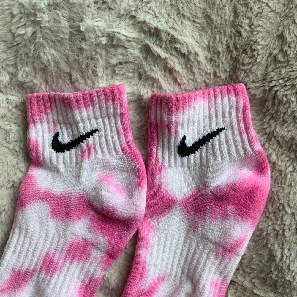 Nike Tie Dye Socks - Picture 2 of 3